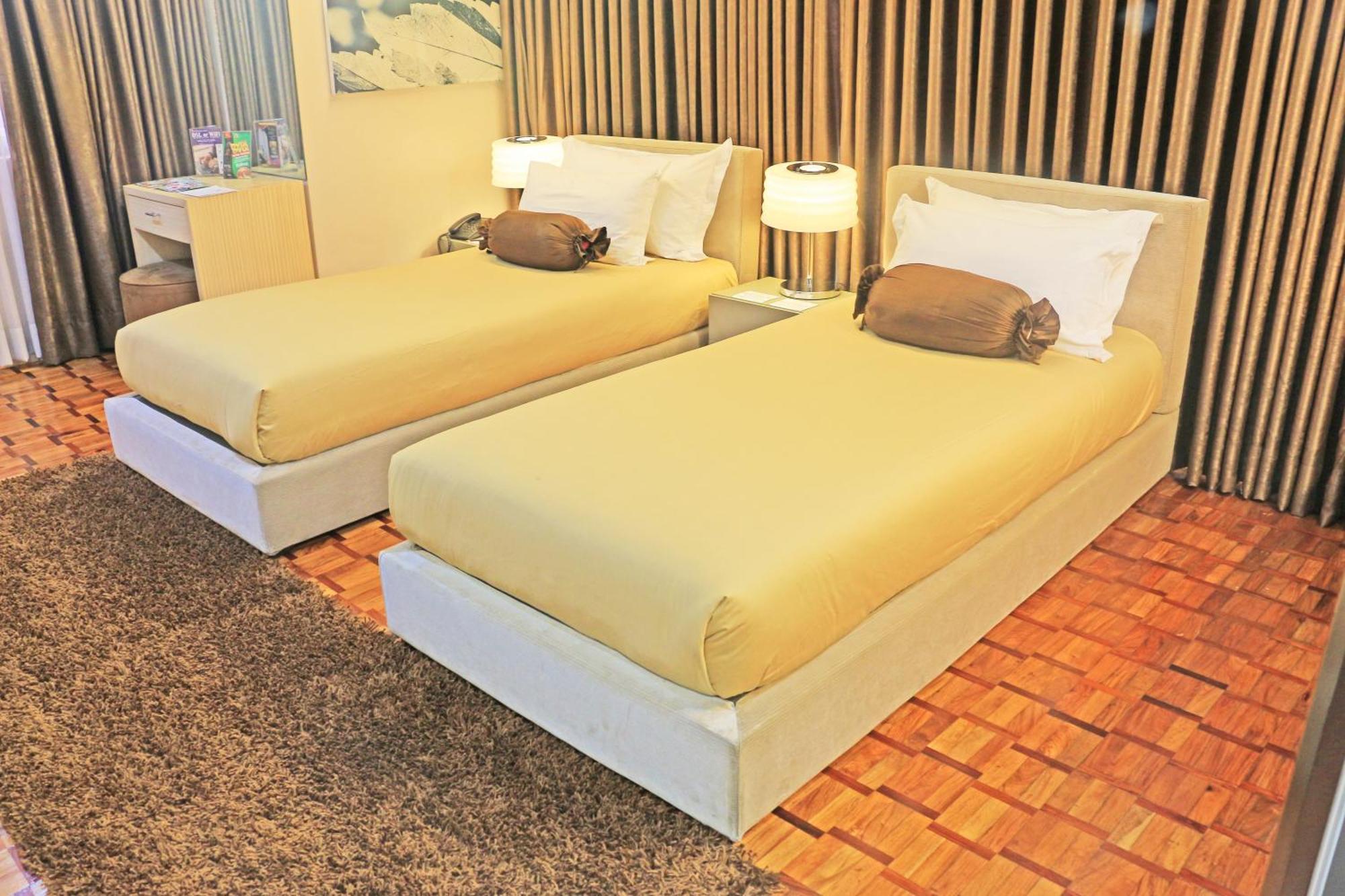 Prince Plaza II Condotel Makati City Exterior photo